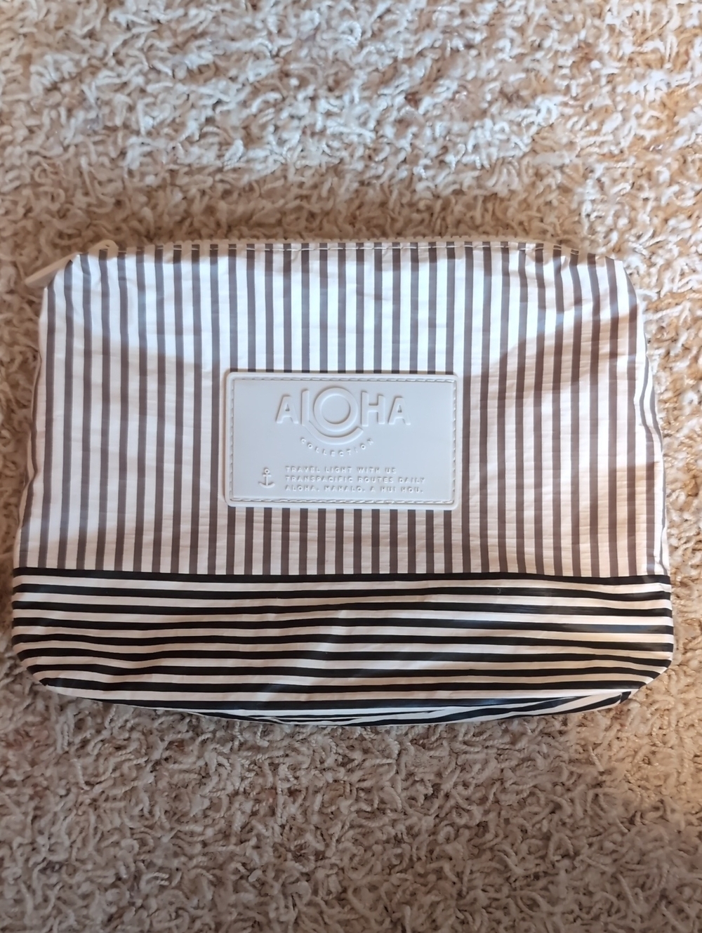 ALOHA Collection Small Pouch - Picture 4 of 4
